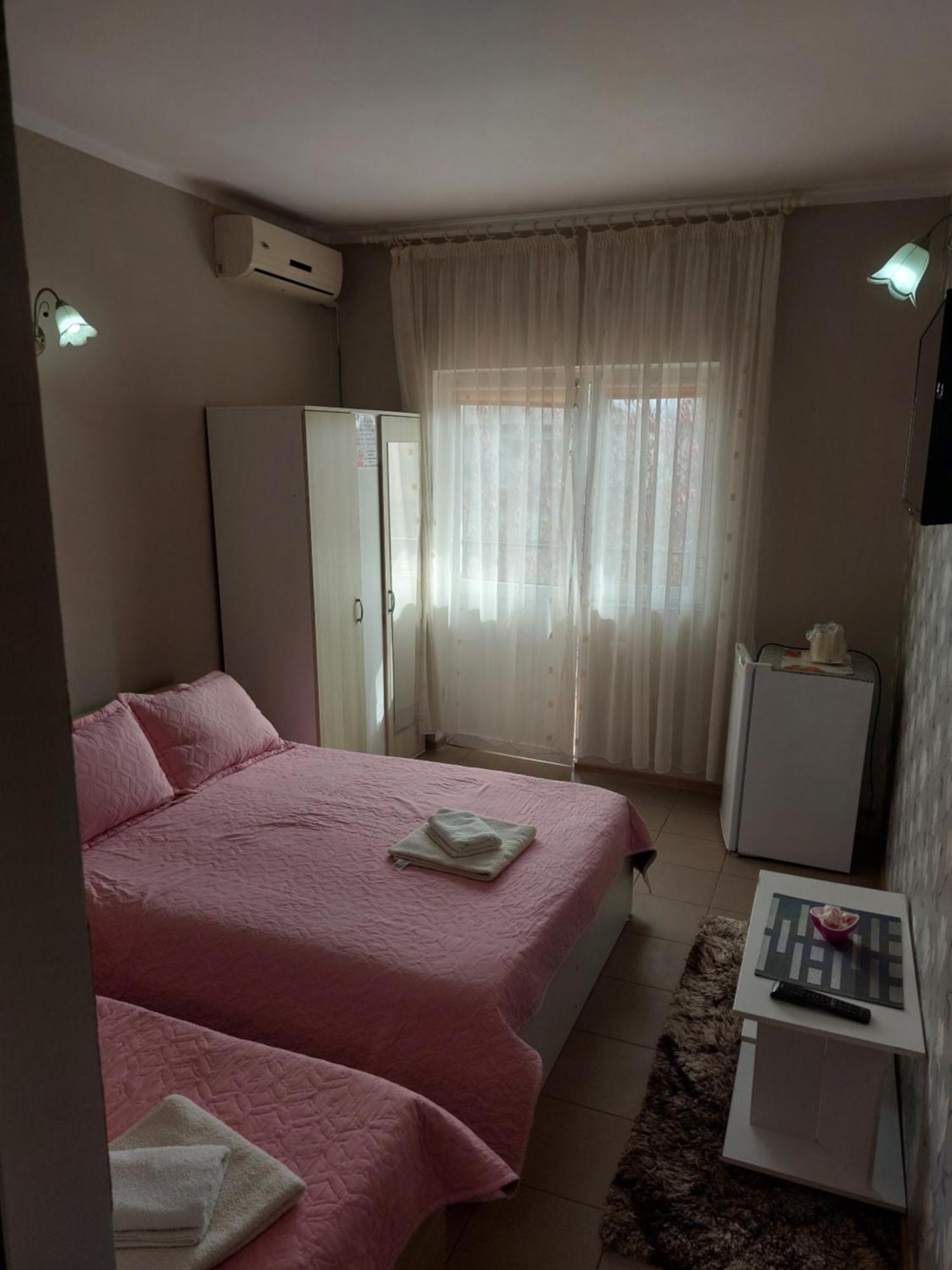 Vila Alexandru เอโฟริเอนอร์ด ห้อง รูปภาพ